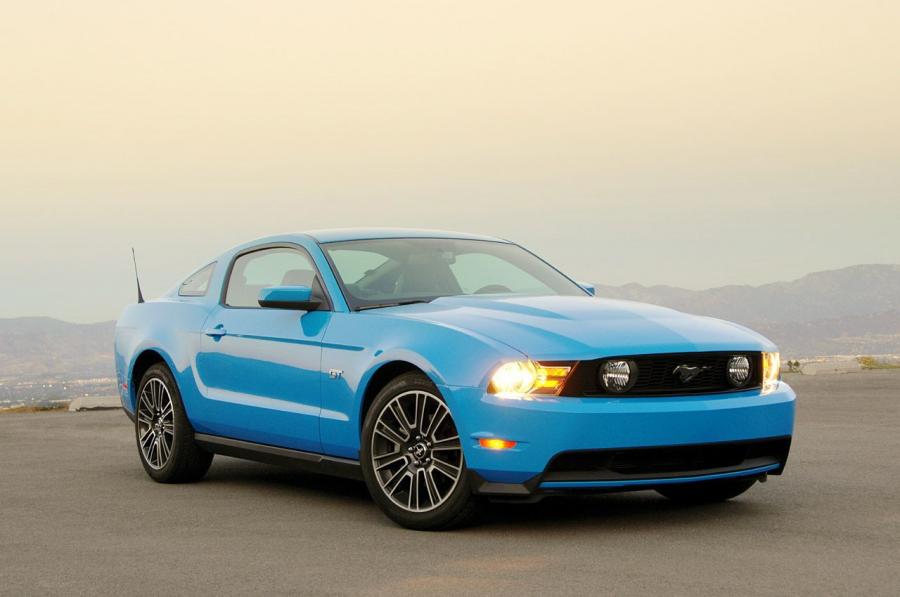  Ford Mustang GT 2010 года  (фото 47 из 213)